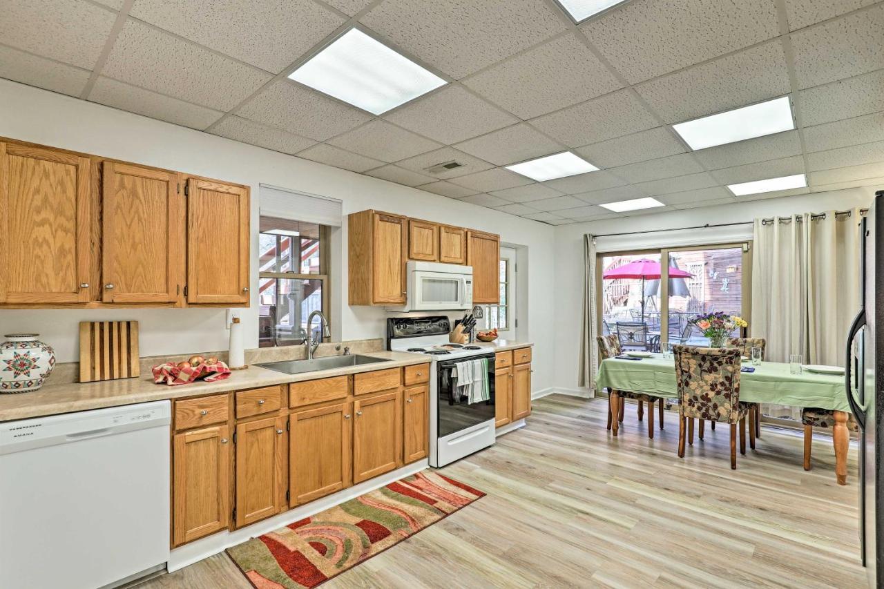 Asheville Mountain Getaway With Patio And Koi Pond! Экстерьер фото